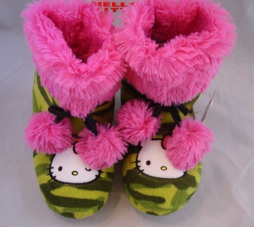 HELLO KITTY Pom Pom Plush Pink Camo 