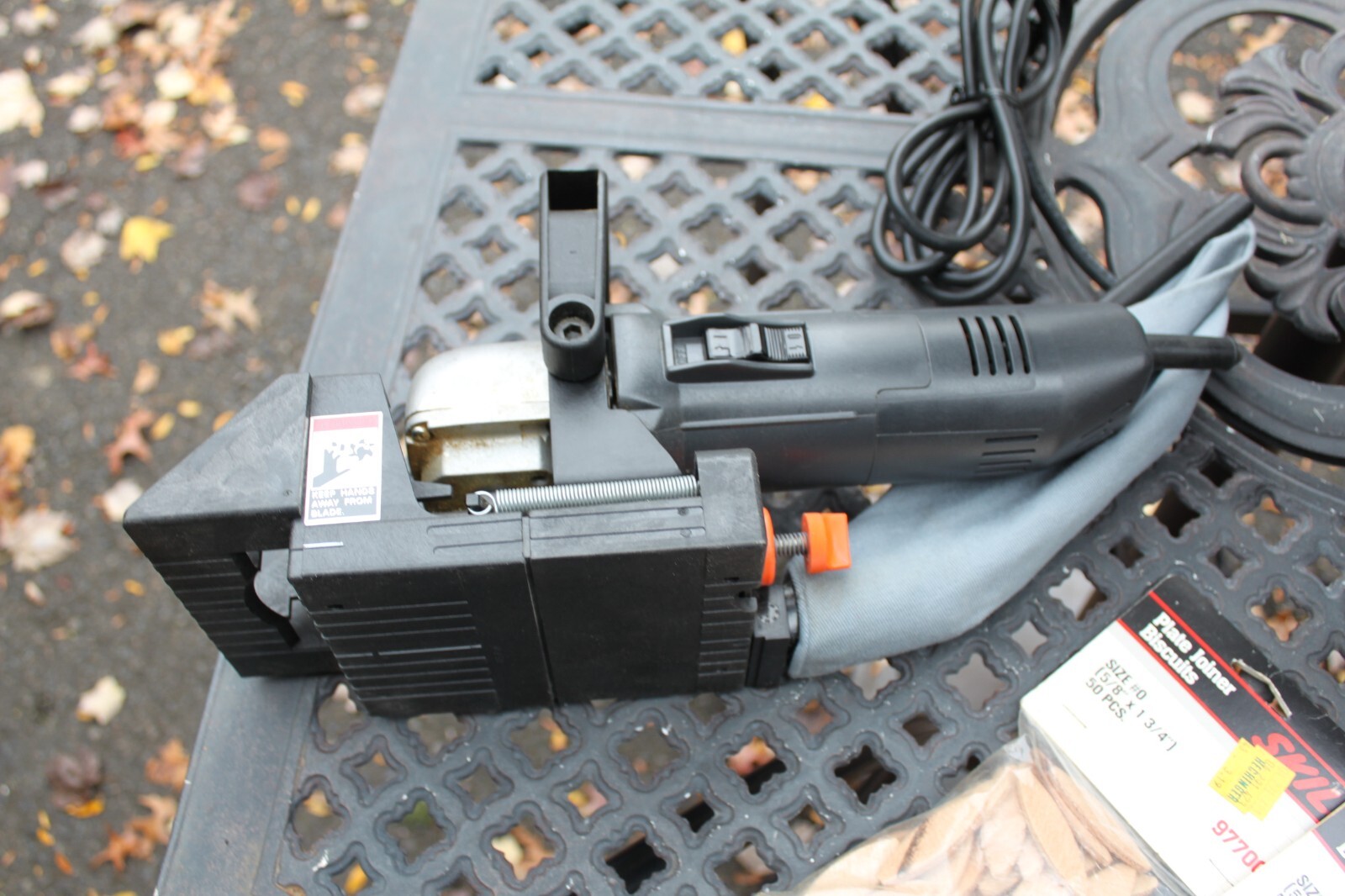 SKIL Pro Biscuit Plate Joiner 1605 With 2Bags Of Biscuits Hard Case