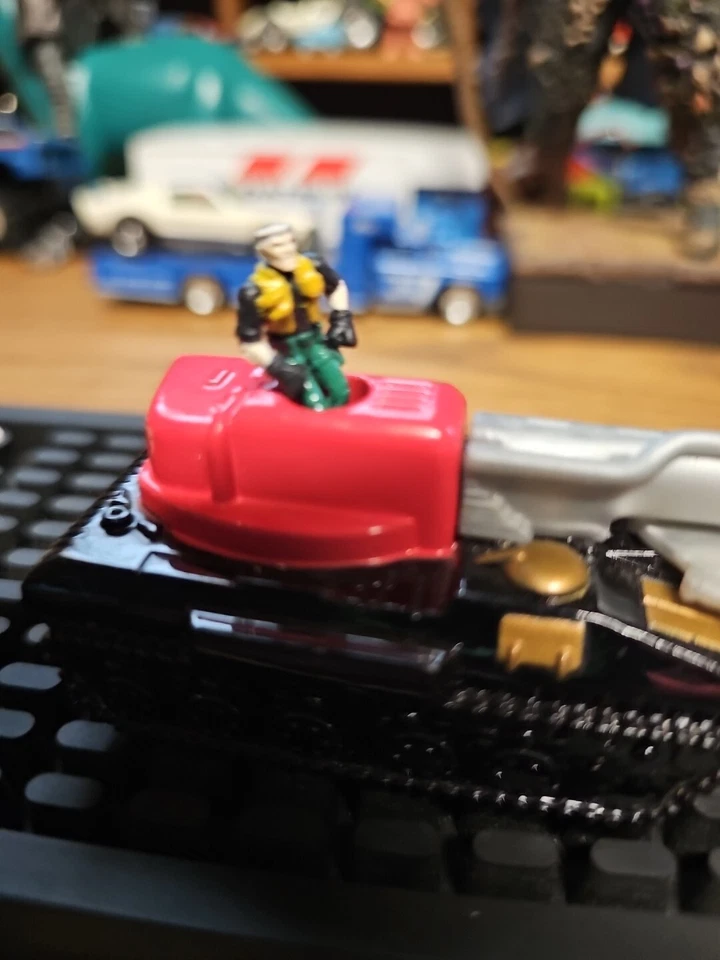 Microfigura de colección Small Soldiers Buzzsaw Tank Chip Hazard y Insaniac Foto 2 de 4