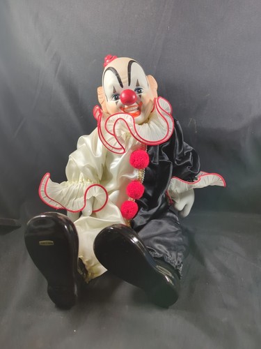 VINTAGE 1980er VICTORIA IMPEX 11" SITZENDE MUSIKALISCHE WINDUP PORZELLAN CLOWNFIGUR