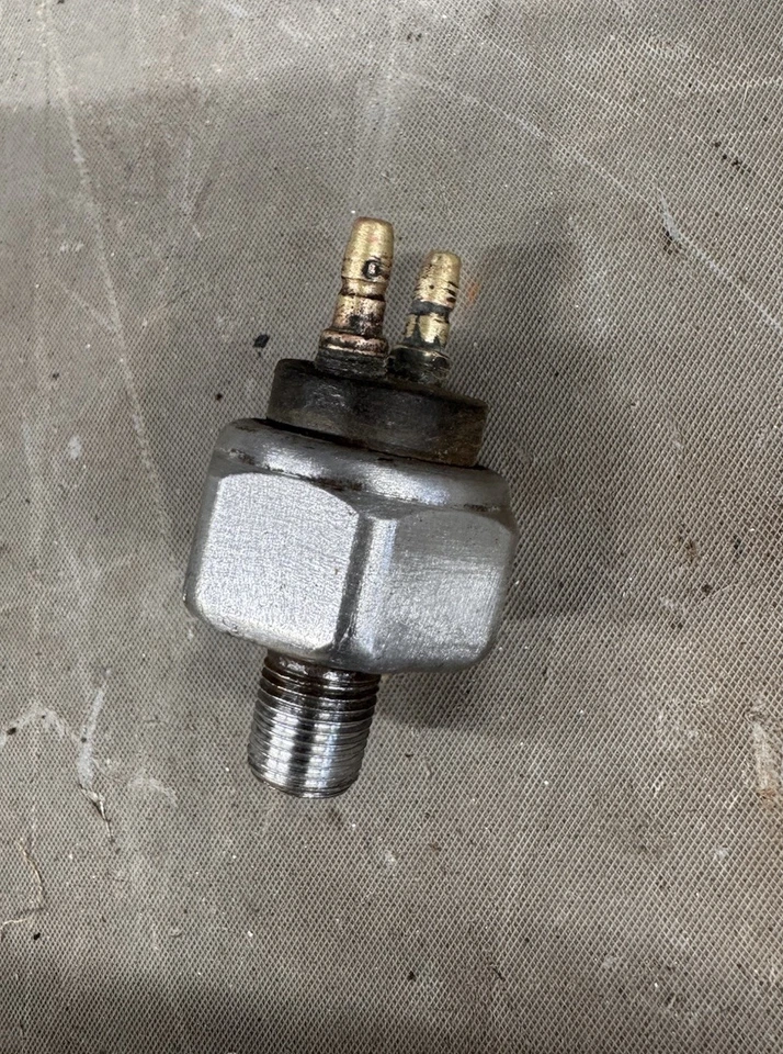 Interruptor de luz de freno Falcon cilindro maestro Ford Galaxie Mustang Mercury 1961-1966 Foto 4 de 4