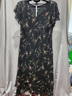 Mlle Gabrielle Size 16 Floral V-Neck Maxi Dress With Flutter Sleeves