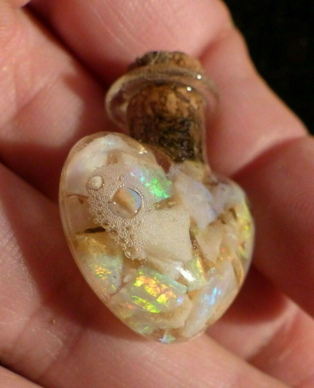 Opale brute de Coober Pedy en fiole éternelle collection trésor unique