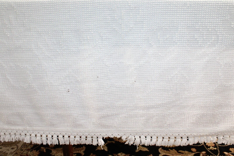 VINTAGE WHITE COTTON CHENILLE BEDSPREAD COVERLET WITH FRINGE, 75 X 107