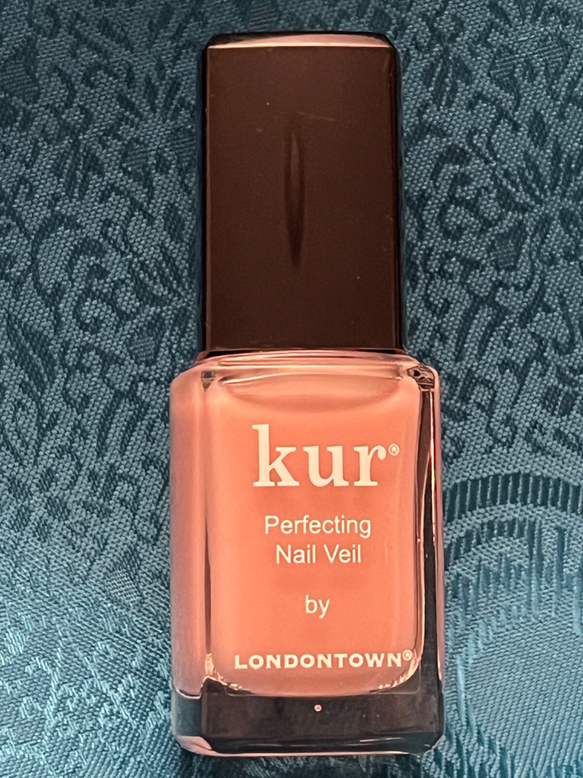 LONDONTOWN KUR Perfecting Nail Veil 4 HINT OF COLOR / POWER PACKED