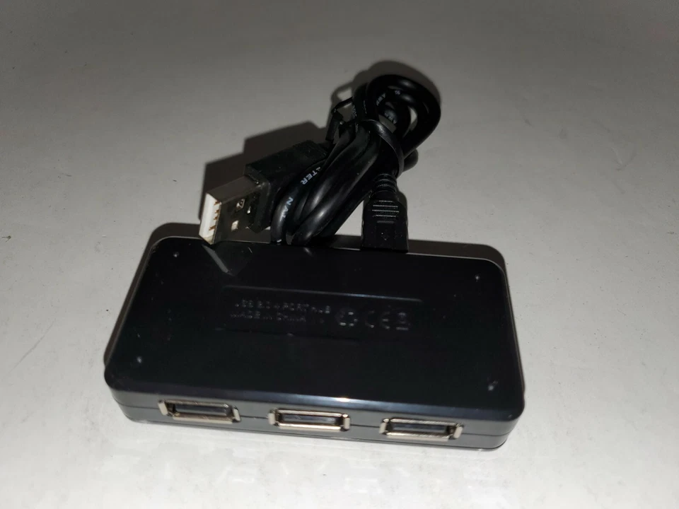 NEW GIOTECK VGA's 4 PORT MINI 2.0 USB HUB FOR PS3 PLAYSTATION 3 WITH CABLE ## - Image 4 of 4