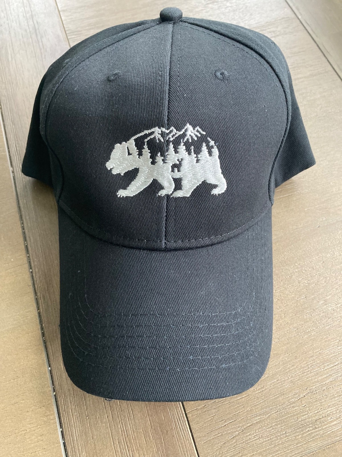 W/white Embroidered Bear/mountain Design O/s