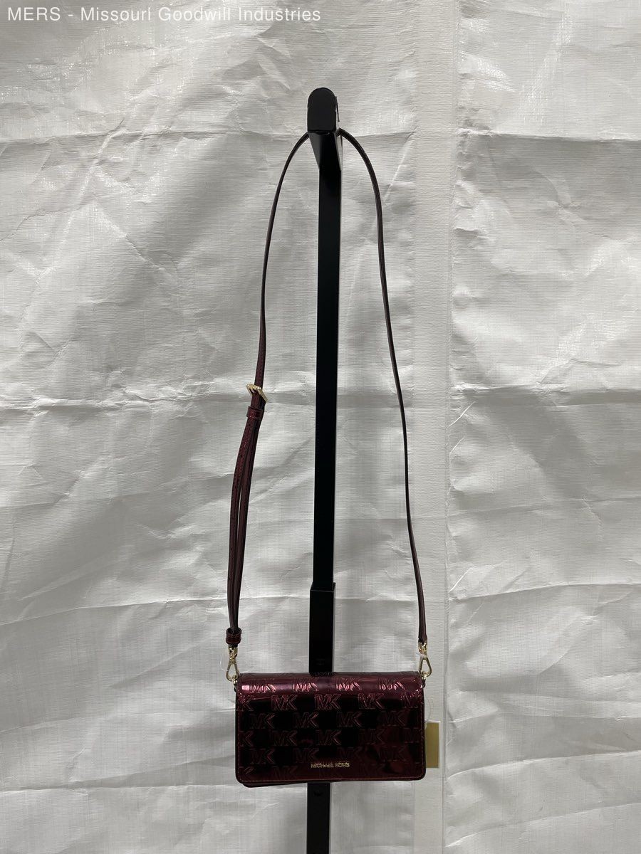 Authentication Michael Kors Jet Set Travel Multifunction Phone