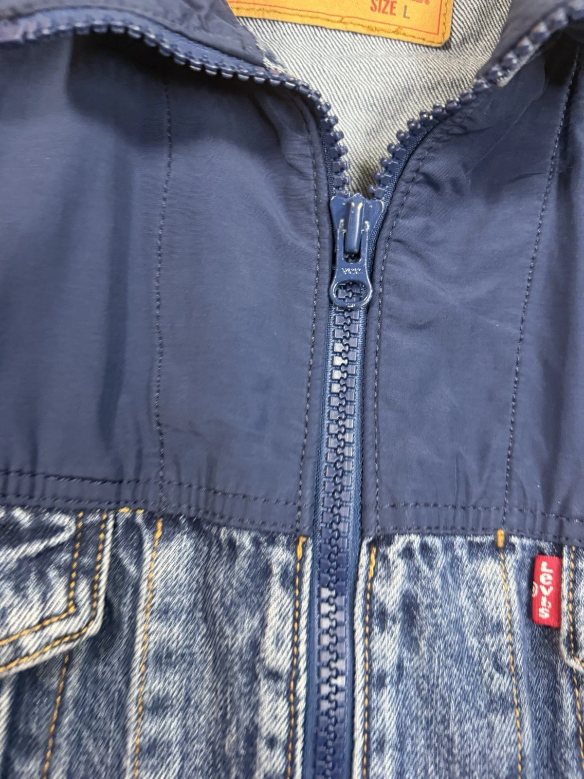 Levi Strauss & Co. Men’s Blue Denim Trucker Jacket Full Zip, Pockets L image 8