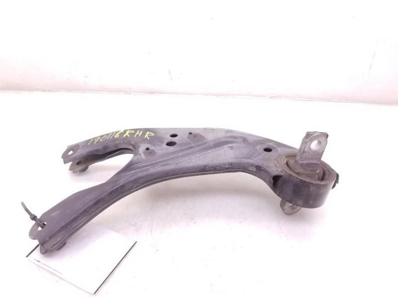 10-17 LEXUS RX350 PASSENGER SIDE REAR LOWER CONTROL TRAILING ARM ASSEMBLY - Image 3 of 4