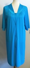 Vassarette Womens Medium Turquoise Blue short sleeve button up vintage look robe