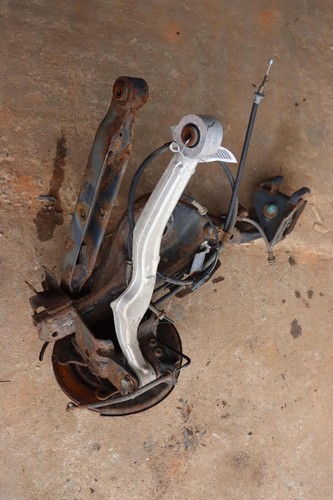 2015-200 NISSAN ROGUE AWD REAR RIGHT SPINCLE KNUCKLE HUB W/ CONTROL ARMS OEM - Picture 10 of 11