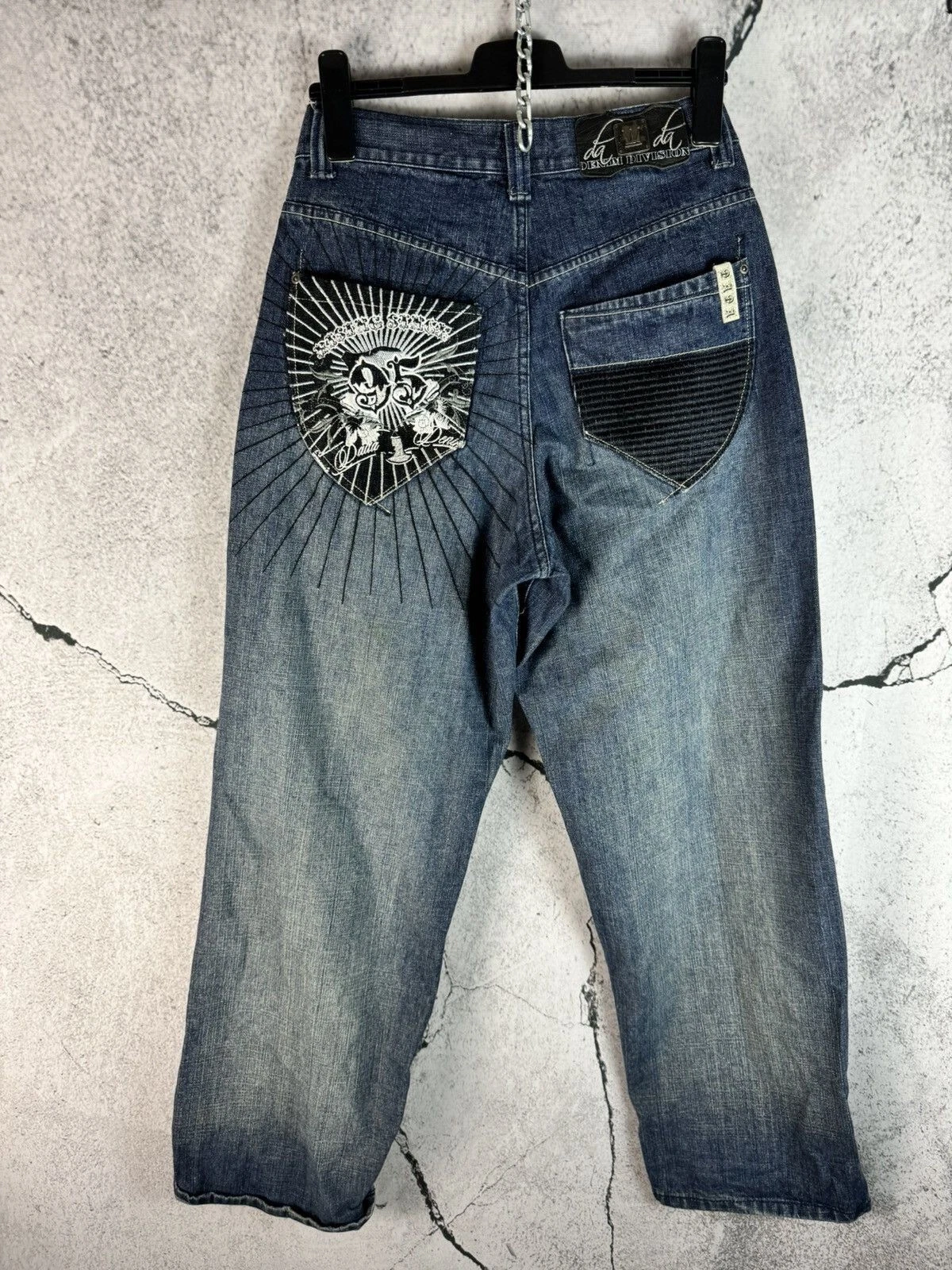 Pantalon en jean baggy hip hop brodé Dada vintage années 90