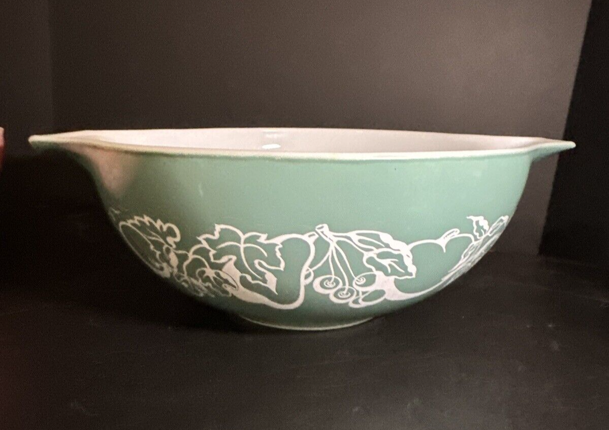 Vintage Pyrex 444 Cinderella Bowl Green Promotional Fetus Fruit