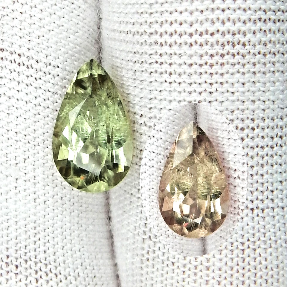 MEJOR 2.5ct Cambio de Color Diáspora Verde a Rojo Natural Minado Sin Calentar Pera Pavo Foto 3 de 4