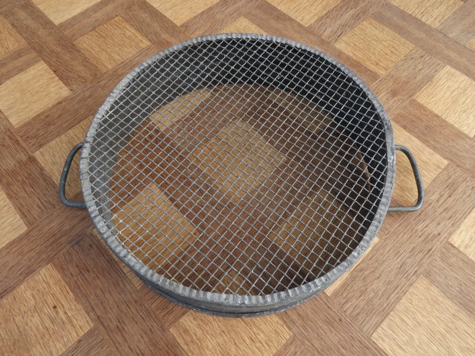 ancien tamis en zinc galva - Photo 4/4