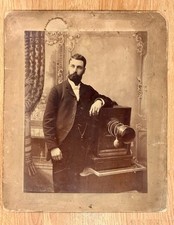 Duży album drukowany - Autoportret fotograf Herbert C. Anderson 1895