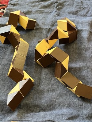 Konvolut 2 x Vintage 80er Jahre Rubik s Snake Toys Marke Nu-Bee Nubee