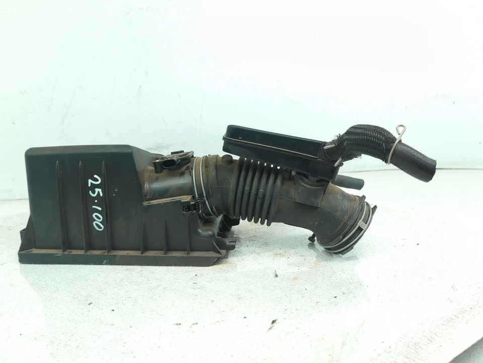 Caja de filtro y tubo limpiador de admisión de aire Toyota Corolla 2021-2022 17705-24330 Foto 2 de 4