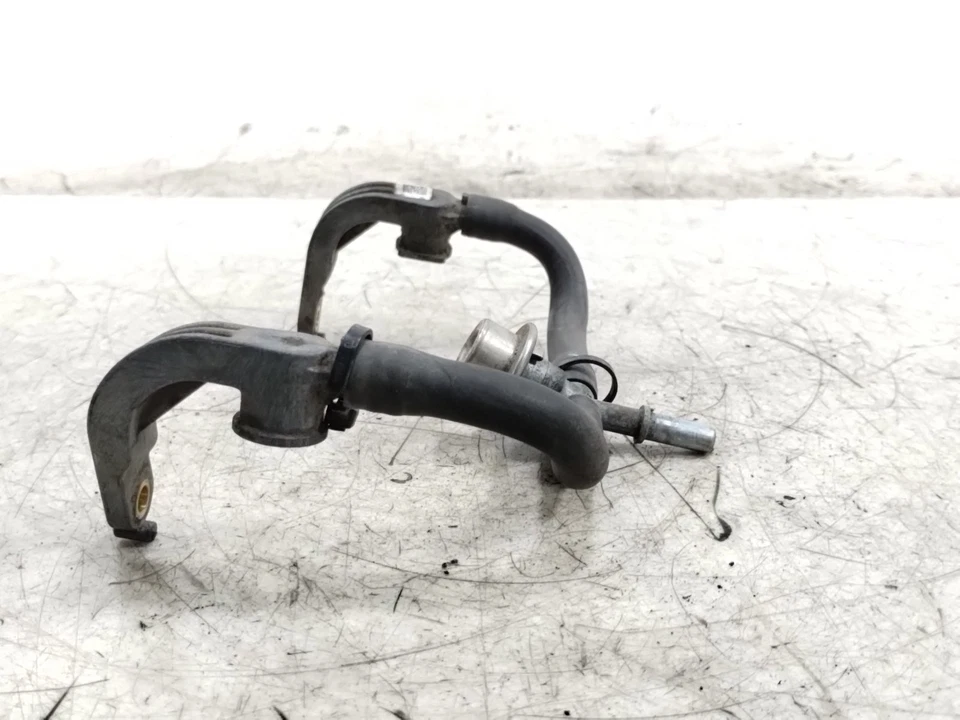 Manguera de riel inyector de línea de combustible de gasolina Victory Vision 2008 Foto 3 de 4