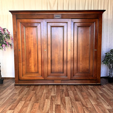 Nr.2024a Brigitte Forestier Kleiderschrank Kirsche Vollholz