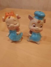 Vintage Anthropomorphic Pigs Salt Pepper Shaker Hard Plastic Hong Kong