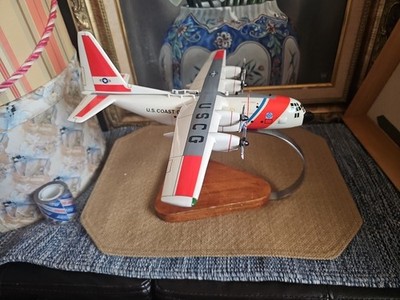 US Coast Guard Lockheed C-130H Hercules Desk Top Display Model 1/100 SC Airplane