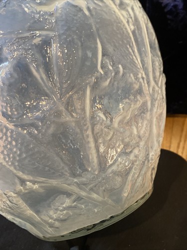 Large 10” Czech Kralik Vase Love Birds Parakeets White Opalescent Lalique Style - Picture 16 of 16