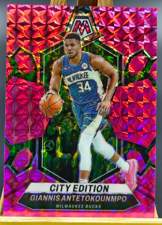 Giannis Antetokounmpo 2023-24 Panini Mosaic 085/149 Pink Bucks #279