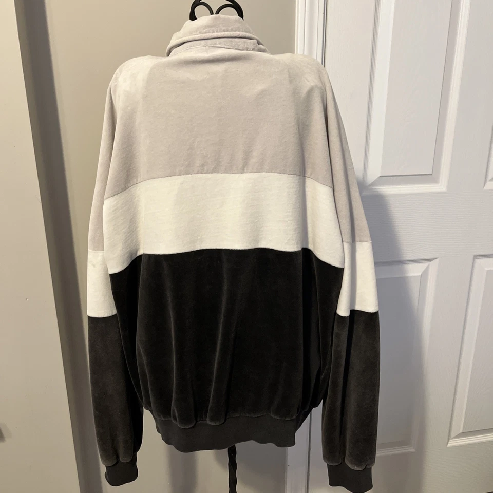 *Jaqueta Masculina Vintage Condessa Mara Velour Track Suit Branco Cinza Preto Grande - Imagem 3 de 4