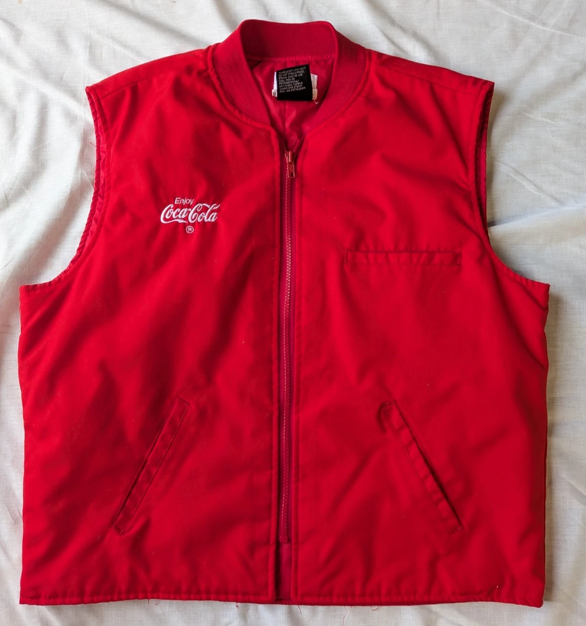 Enjoy Coca-Cola Full Zip Multi-Pockets Thinsulate 3M Vest Size: Large, Red
