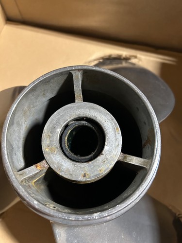 YAMAHA   6R145976A000  L.H .  15 1/4. X 15 - Bild 2 von 5