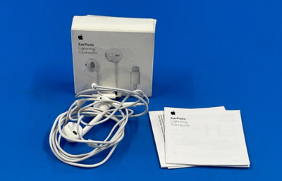 Apple EarPods with Lightning Connector MWTY3AM/A  ️    ️    NEW OPEN BOX!