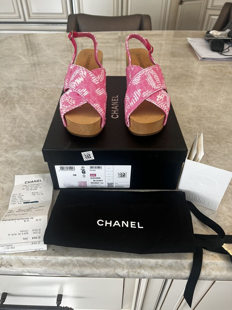 Chanel 2024 NIB Clog “Interlocking CC” Wood Platform Sandal Chanel 2024 NIB Clog “Interlocking CC” Wood Platform Sandal