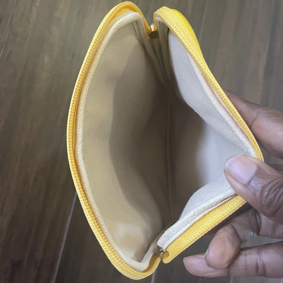 Funda/Funda Michael Kors Electronics Amarillo Cítrico MG Logo Cuero iPad Foto 3 de 4