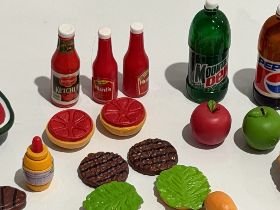 VINTAGE Tyco Kitchen Littles Barbie-sized Food LOT 30+ Pieces Bbq picnic - Image 3 of 4