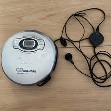 SONY CD Walkman D-E660 Used Japan Genuine, includes headphones  remote