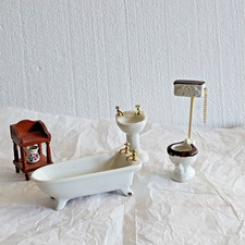 4Pc Dollhouse Bathroom Set Porcelain Tub Sink Toilet Wood Wash Stand w/ Pitcher