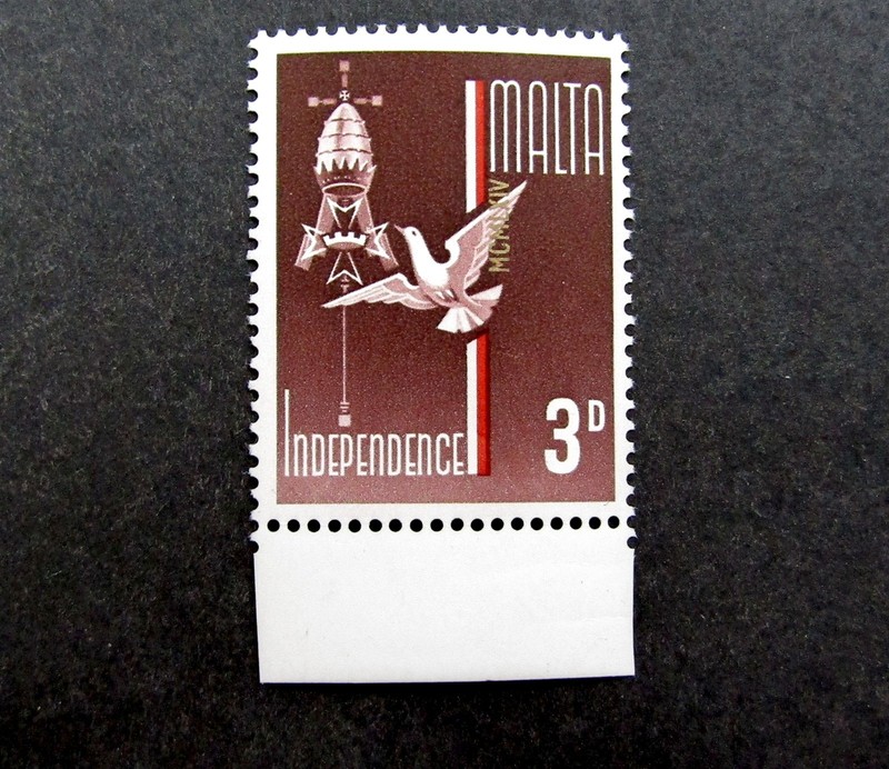 nystamps British Malta Stamp #SG322 Mint OG NH Gold Omitted 11mm u £140 L10y2094