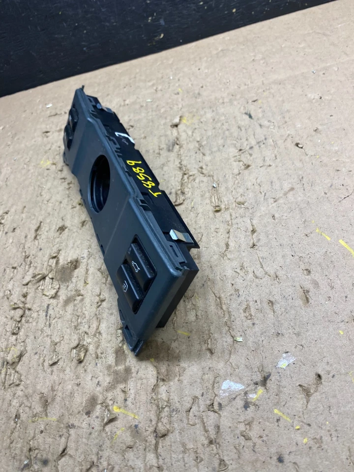 Land Rover Range Rover 2006-2009 panel de reloj central interruptor control T8589 DG Foto 3 de 4