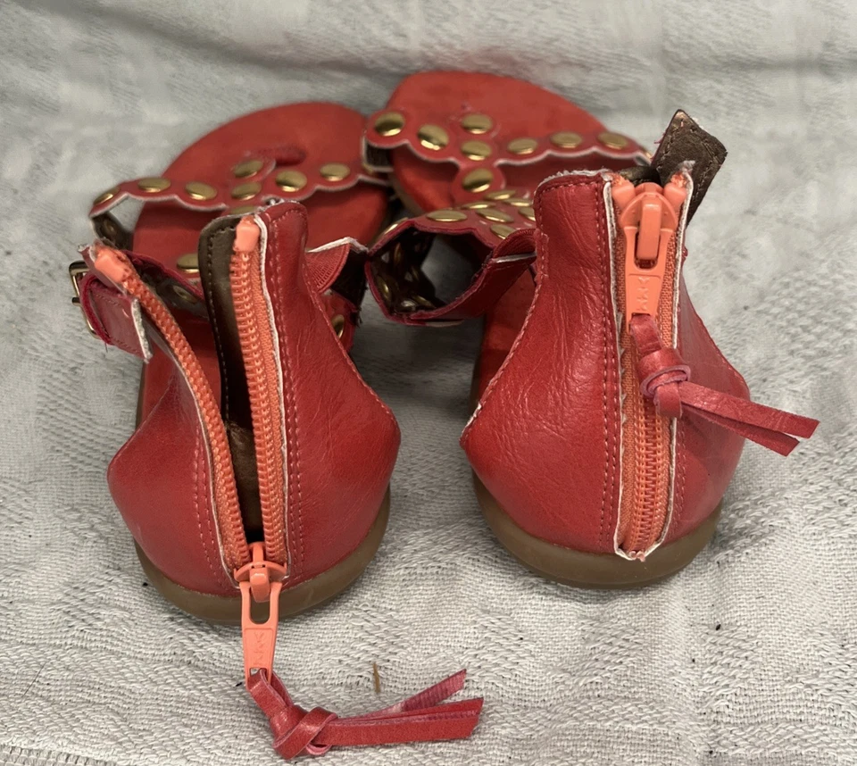 Аэрозоли красный Healrest с молнией гладиатор плоский сандалии с золотыми заклепками размер 8 - Изображение 3 из 4