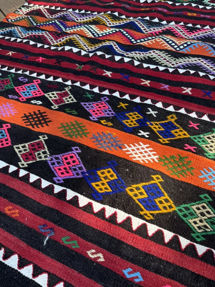 Alfombra Kilim turca geométrica a rayas 4x6 pies, alfombra Kilim vintage alfombra Oushak, colorida Foto 2 de 4