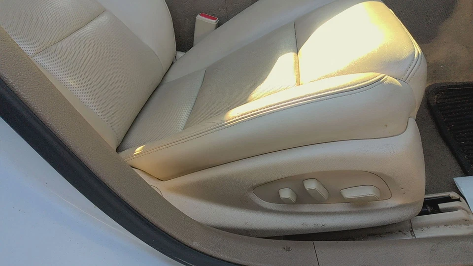 15 CADILLAC CTS Sdn Seat Opt Aq9 (luxury) PASSENGER SIDE FRONT SEAT — 第 4/4 张图片