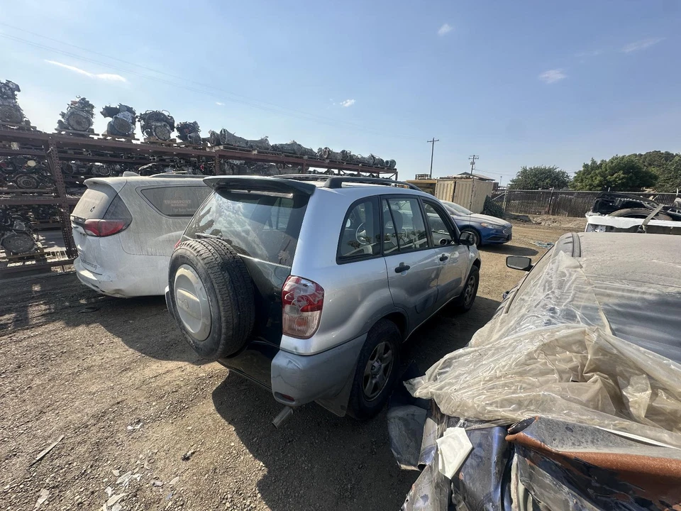 Conjunto de puerta delantera izquierda usado se adapta a: Toyota Rav4 L 2001. mercado de EE. UU. eléctrico Foto 2 de 4