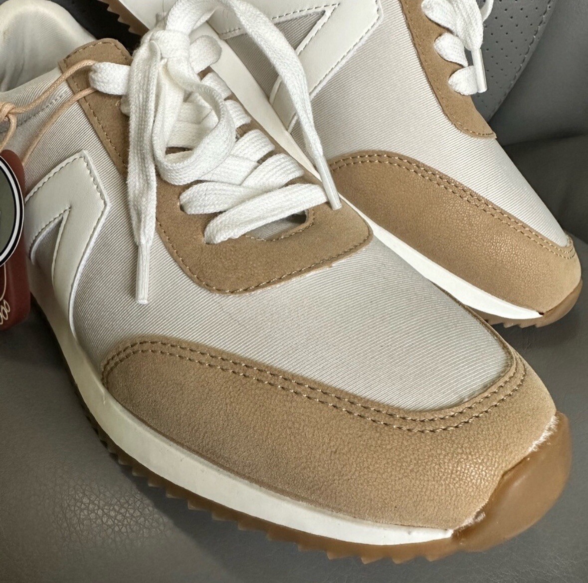 NWT MIA Kable Retro Sneaker for Women, Cream/Natural White  display picture 2