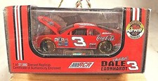 1998 Revell Collection COCA-COLA 3 DALE EARNHARDT 1:64 Stock Car w/Display Case