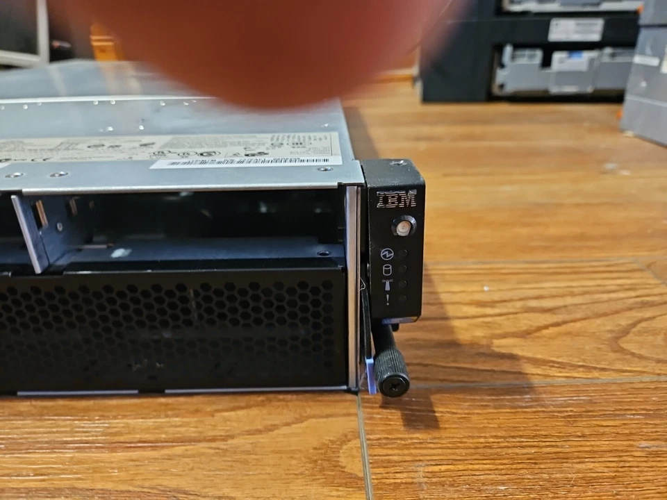 IBM System X3620 M3 Server Dual Quad Core 2.267 Xeon E5507 48 GB 8 Bay No Trays - Image 3 of 4