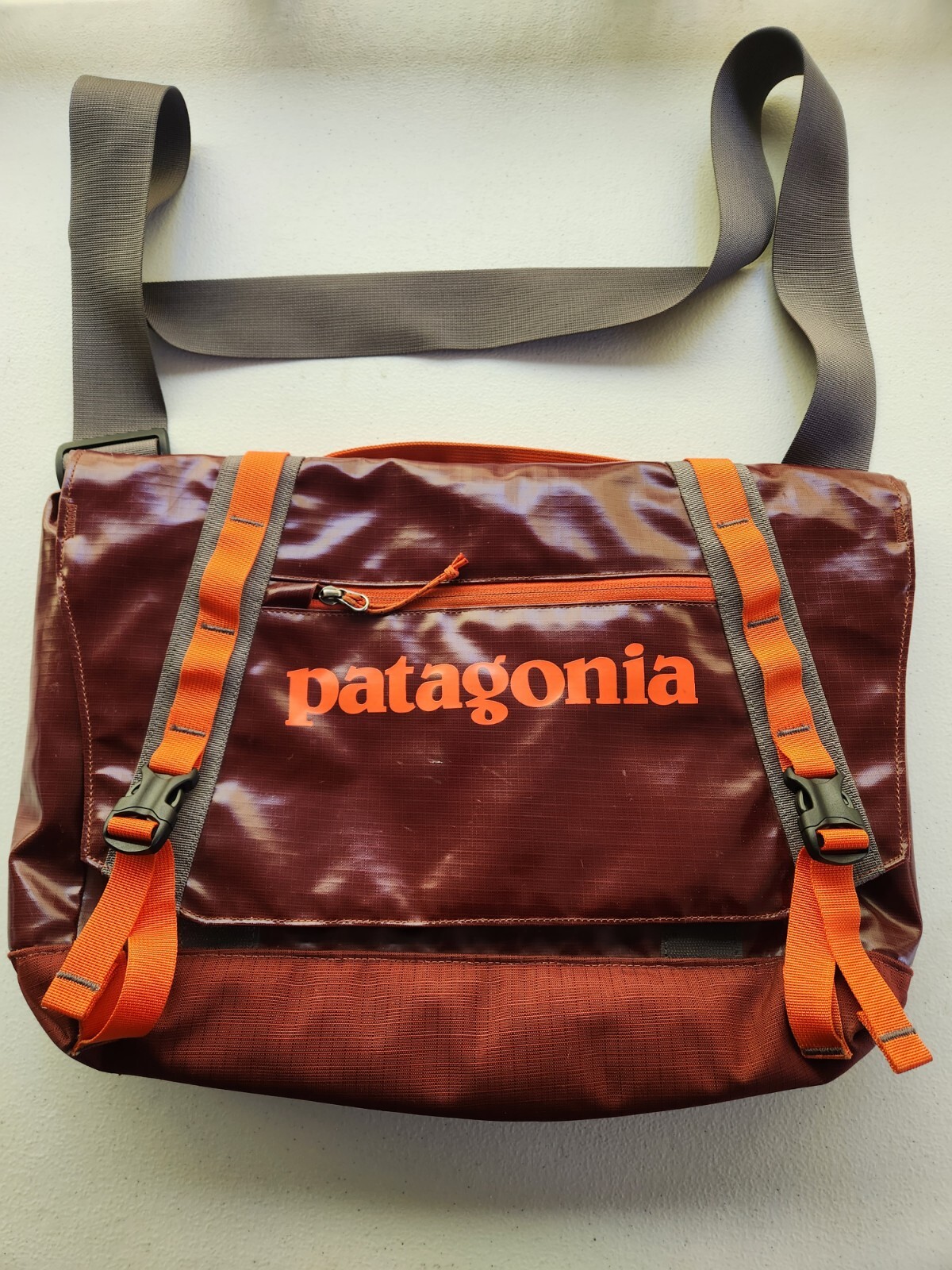 Patagonia Black Hole Messenger Bag 12L m10 Gem