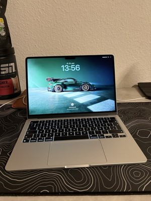 MacBook Air M2 (2022)