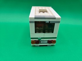 LEGO CITY: Van & Caravan Set 60117 + 2 Mini Figures